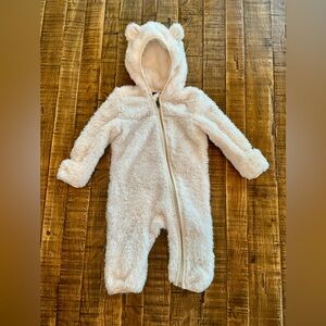 The North Face Bear Bunting; Gardenia White